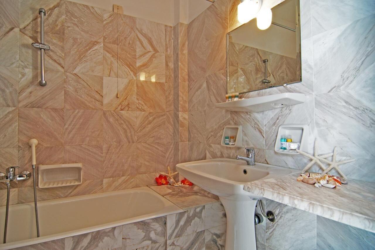 Alex Hotel Tourlos Extérieur photo