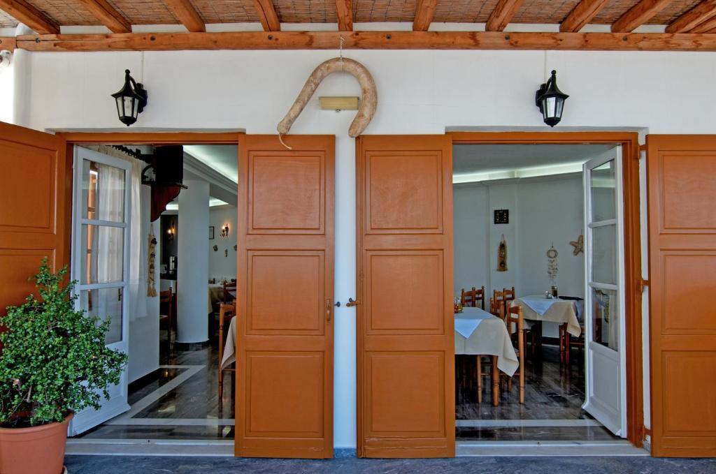 Alex Hotel Tourlos Extérieur photo
